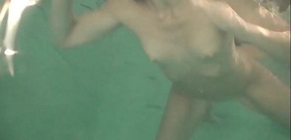  Sveta masturbates underwater in the pool